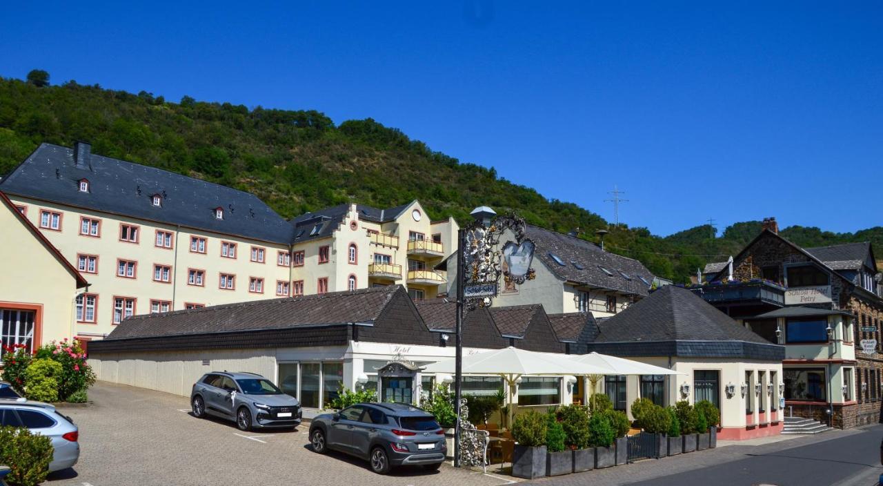 Schloss-Hotel Petry Treis-Karden Exterior photo